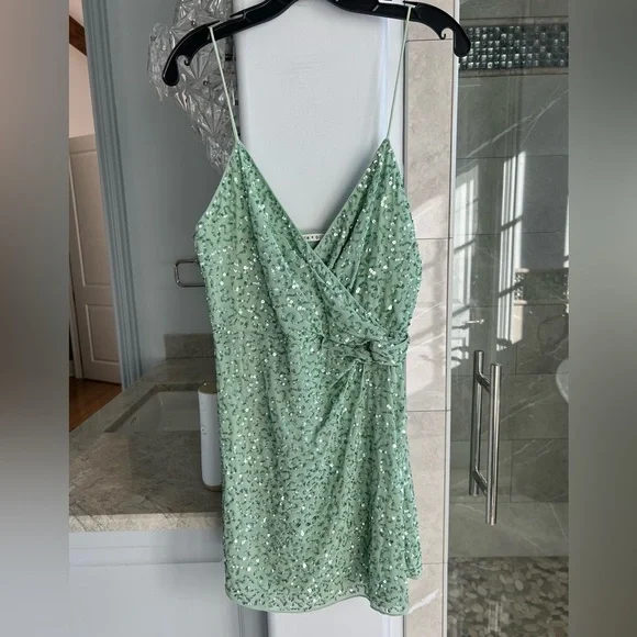 ALICE + OLIVIA CELESTINE EMBROIDERED WRAP DRAPED MINI DRESS - Picture 13 of 15